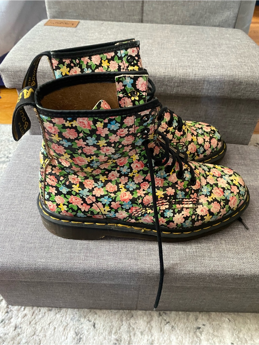 Original vintage Doc Martens AirWair floral combat boots size 9 US - Picture 2 of 5